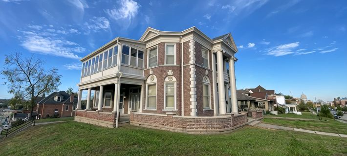 Experience Historic Elegance in the Heart of Missouri’s Capital City コールのホテル