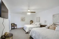 Harmony Home - 4/2 sleeps 11, 1 mile to Texas Tech - 방갈로