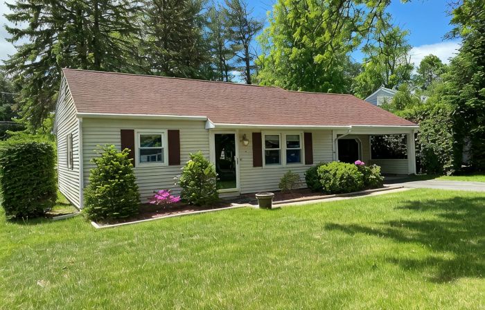 2BR house in a quiet neighborhood
