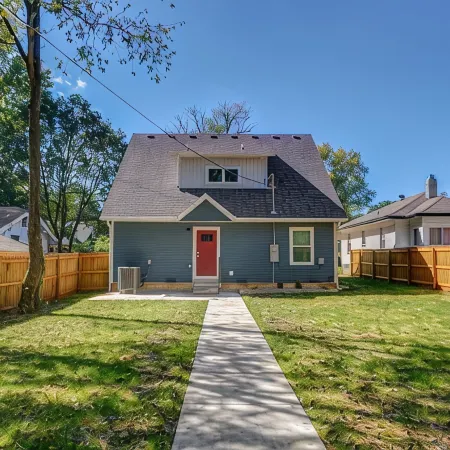 Maryland St. House 4 Bedroom near Missouri State University & Mercy Hospital.