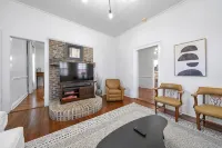 Remodeled Historical Home in Downtown Warm Springs - 3 étoiles