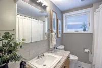 Historical Highlands Beautiful Modern Home - 방갈로