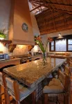 Chic Villa Oasis with Pool, Cook & Maid, Steps to Beach - chambre d’hôtes