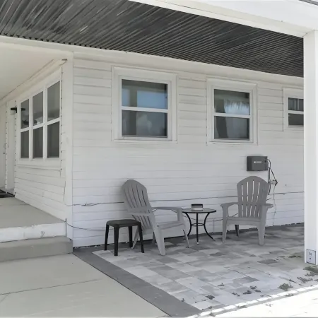 MadieraC2 Waterfront & 2-3 minutes' Walk to the Beach
