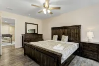 Luxurious Chalet in Blakeslee: Game Room, Hot Tub, Lake Access, Fire pit