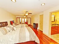 Lakefront, Dock, Near Restaurants, Track & Downtown Saratoga Springs! فنادق في مالتا