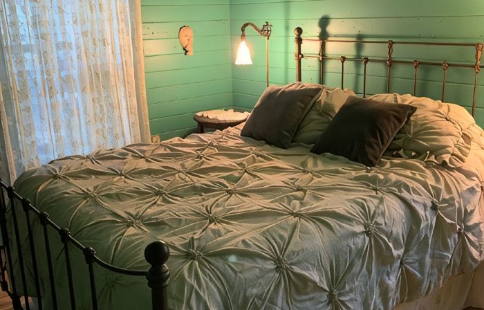 Cozy1890's Bungalow in Historic Georgetown. Ski Nearby.