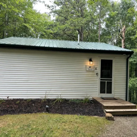 Trophy Buck sleeps 6, or rent all 4 for 20. Horseback riding across the Rd!