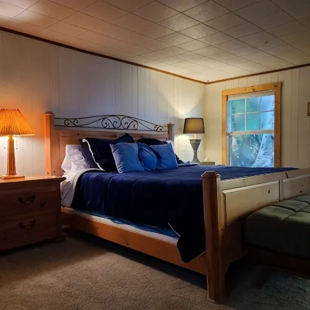 The Blue Rose Cottage - Amazing Views - Direct Beach Access - Pets Allowed