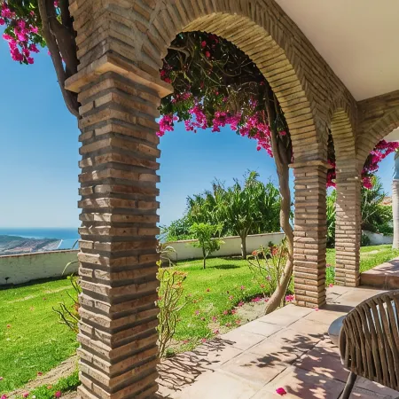 Villa Miranda with private heated pool and fantastic views!