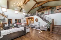 Red Barn Retreat in the Heart of Bloomington - 3-Star