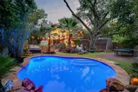 Austin Oasis Near UT and Downtown - Private Pool