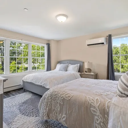 Spacious 4 bedroom luxury Condo