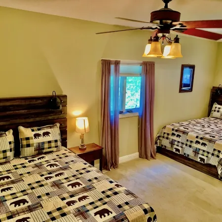 Scenic View Lodge- w/ Hot Tub & Pool