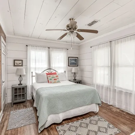Updated Farm House on 1/2 Acre 1 Block From Aransas Bay