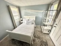Cape Mindy HOT TUB Sleeps 8, Dog & EV Friendly, Outdoor Shower - 4つ星