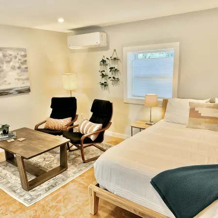 Private Studio Near Lake Tomahawk & Downtown Black Mountain