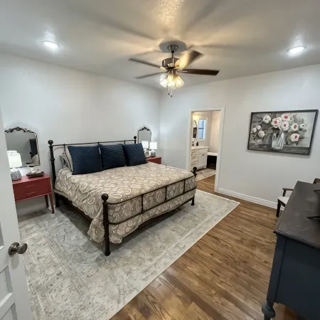 Downtown Hideaway - Minutes from PK Lake, Graham Lake & many more attractions..