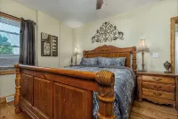 Amazing! 2 Bed Townhouse in the HEART of Dbq! - بوتيك