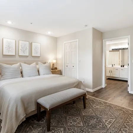 Spacious 2 Bedroom Condo in Gated Pointe Royale Golf Village with Pools.