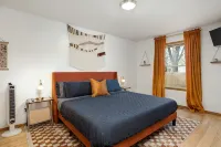 Boho BnB ~ Walk to Cherry/Pickwick & MSU - Homestays