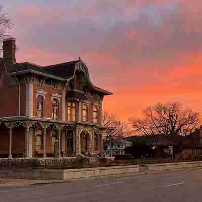 Now available for 1-Day Holiday Events! Message for more information 🏰🌲🥂 Hotel Exterior