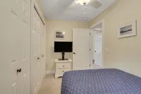 Petoskey in-Town Home Short Walk to: Shopping/Food/Waterfront. Long-Time Hosts. - Homestays