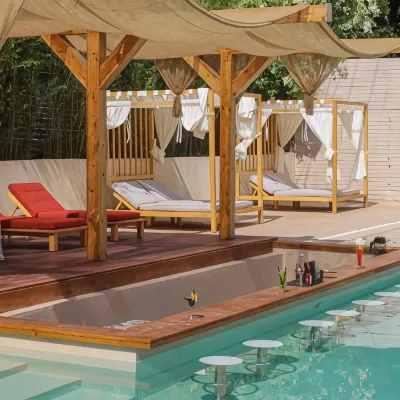 سراب ريزيدينسيا Hotels near دير المخلص