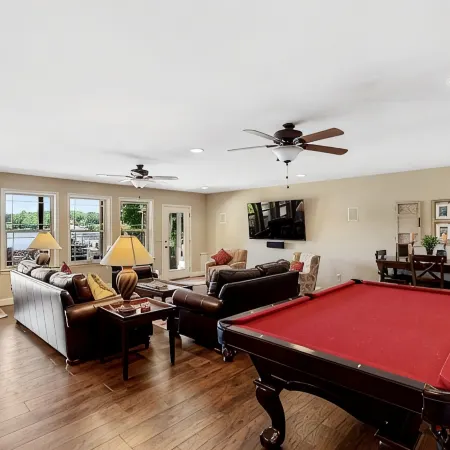 New to Vrbo! Big Water Views, Private Dock, Pool Table, 15 Min Clemson!