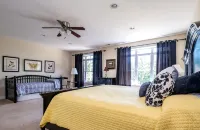 6000sf Luxury Home on Main Lake Cove – minutes off I-85 - Wifi