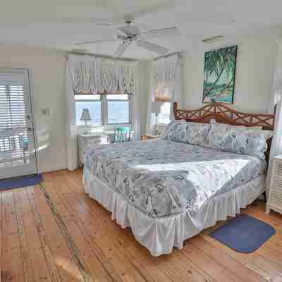 High Tide - Beachfront Home in "Arrogantly Shabby" Pawleys Island, SC Rooms
