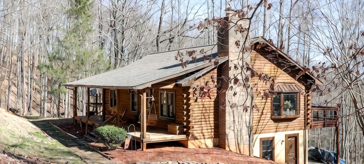 Relax in Nature's Beauty: Private Log Cabin w/ Two Spacious, Open Living Areas Hotels in Nelson County