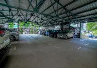 Mona Plaza 茲拉蒂博爾莫娜廣場扎蒂博爾 - 停車場