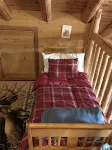 Cabin on AuTrain River a few blocks from Lk Superior, 10 mi from Munising - Wi-Fi