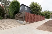 Welcome to Venice Beach! Steps from Abbot Kinney! - Kitchens