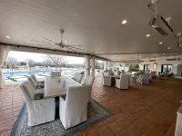 6 Bed 3 Bath House Surrounded by 10 Acres of Vines w Pool, Jacuzzi, & Fire Pit. - 4 ดาว