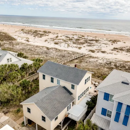 Relaxed Cancellation Policy! Oceanfront home with pool,hot tub, fire pit, bikes.