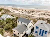 Relaxed Cancellation Policy! Oceanfront home with pool,hot tub, fire pit, bikes. - 4-Star