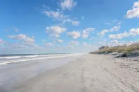 Sleepy Turtle -BEACH FRONT BLISS-Close to Mayo Clinic - 4-Star