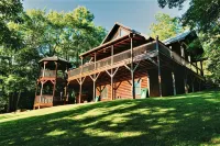 Beautiful Views of The Great Smoky Mountains From Anywhere Indoors or Out! - balcony
