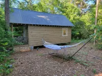 Romantic Cottage Getaway, tucked peacefully in the woods - 4 tähden