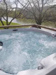 Beautiful Private Lakefront Cottage with Hot tub - 3-Star