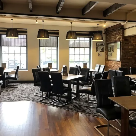The Raven Hotel