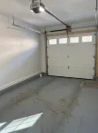 Cozy 2-Floor Apartment with Garage Access - บังกะโล