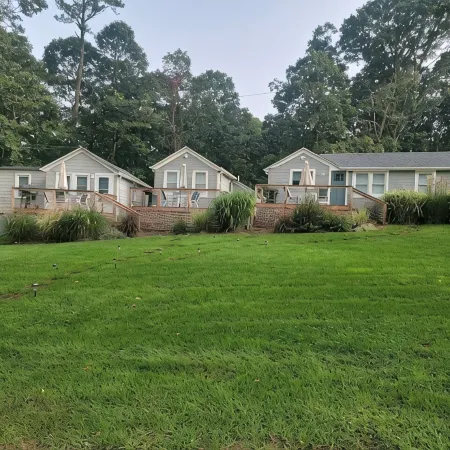 2 Bedroom Hamptons Waterfront Cottage Rental