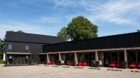 Royalty Maples Cottages and Motel - Motels