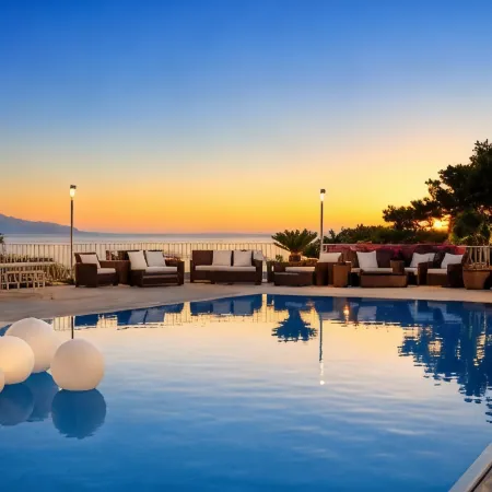 Villa Con Piscina Con 8 Camere Matrimoniali ad Anacapri, by la Canostra Capri