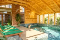 Hotel Forest Green - Pools