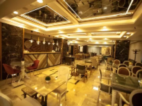 Lion Park Suites & Residence Hotel