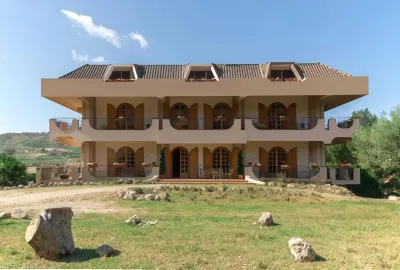 Villa Diana Hotel dekat Natural Reserve Macalube of Aragona